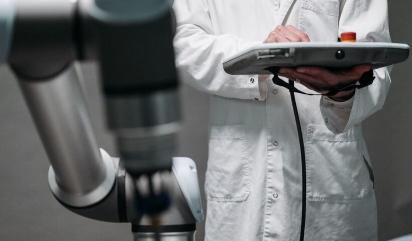 Ipari robot a gyártósoron munkaerőhiány idején